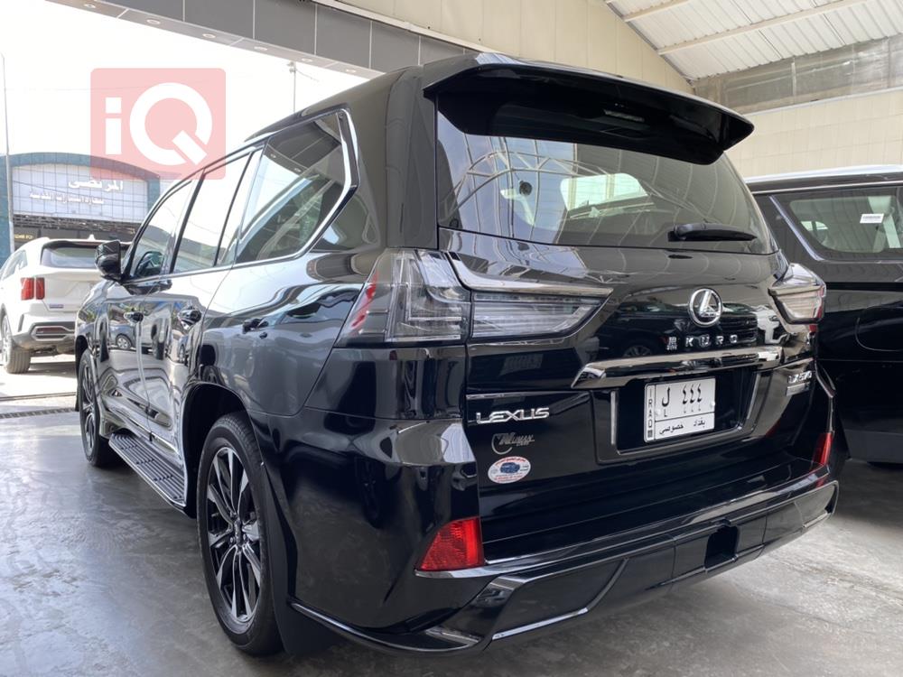 Lexus LX
